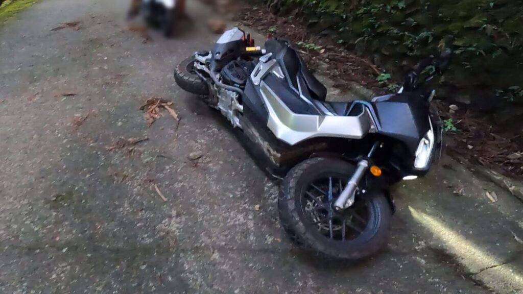 転倒】ADV150を倒してしまった時に傷がつくところを大公開するぞ 